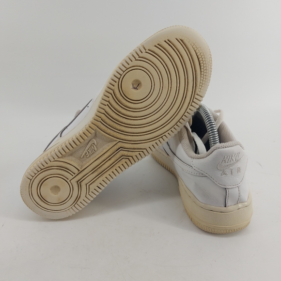 Nike Air Force One White Size 7.7 Women's or Size 6 Youth - Picture 9 of 9
